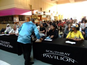The judges and audience of the very first show